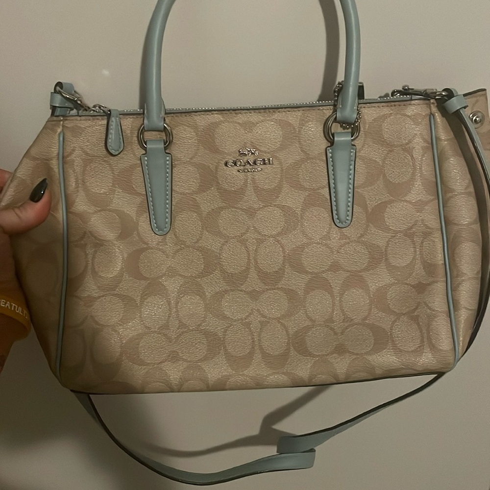 Coach shoulder bag great condition